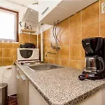 House Ermanna 펜션 풀라