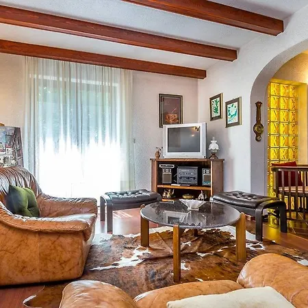 Holiday home Holiday Ermanna Pula