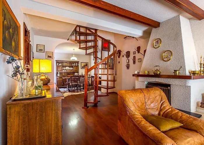 Dom wakacyjny House Ermanna *