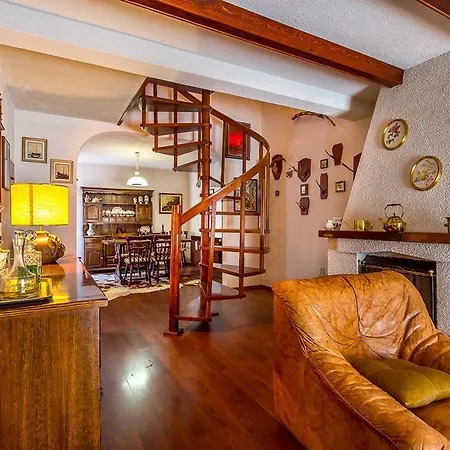 Nyaraló House Ermanna *
